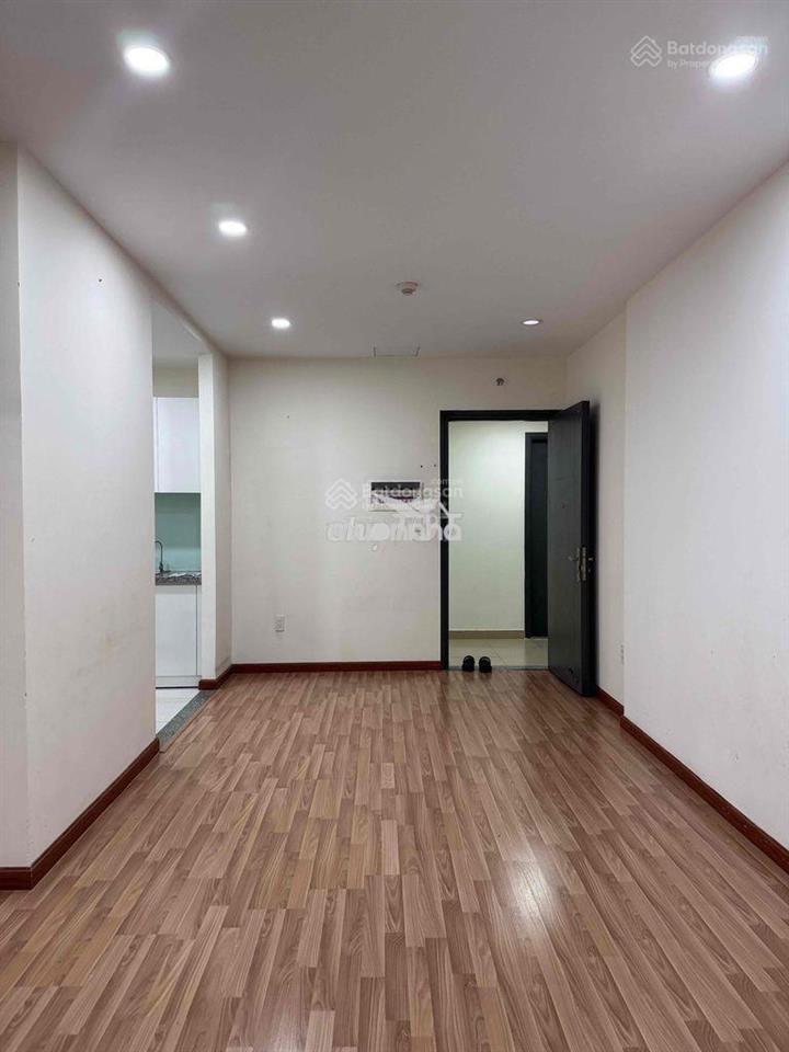 Căn 2pn view quận 5 pháo hoa tầng trung, sẵn nội thất nhà mới chỉ 3,3 tỷ