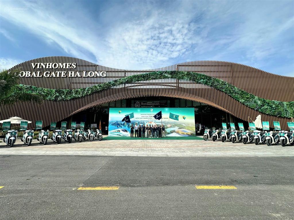 Căn một trong số ít view công viên, góc, 2 mặt tiền
