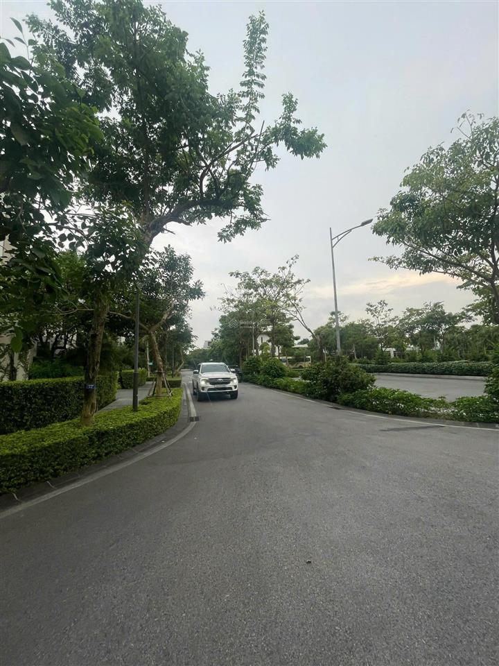 Bán căn biệt thự sổ đỏ tại bãi cháy  hạ long