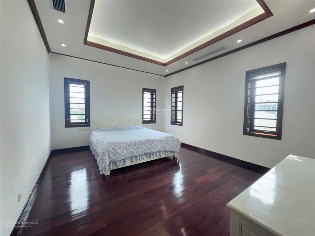 Bán biệt thự trung tâm bãi cháy
