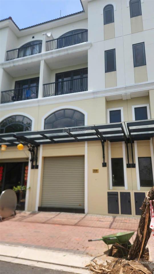 Cho thuê shophouse senturia nam sài gòn bàn giao thô 180m2 sử dụng