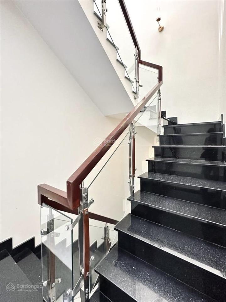 Bán nhà ngay đh hồng bàng  phù hợp gđ đông thành viên  đang cho thuê 40triệu/tháng