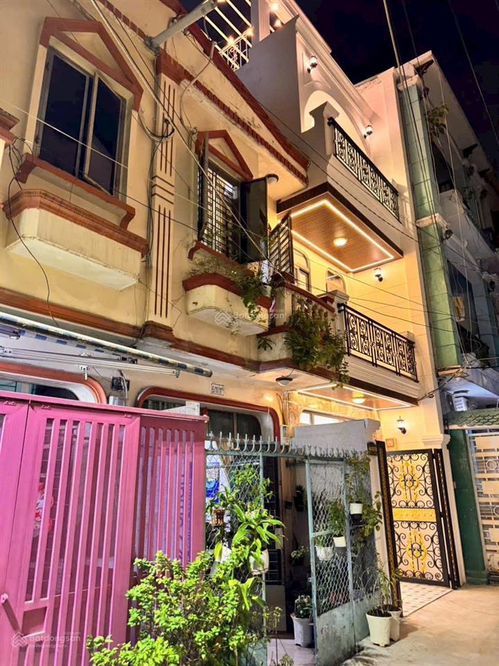 Bán nhà mới đường phan xich long vào ở ngay  khu phố ẩm thực dân trí