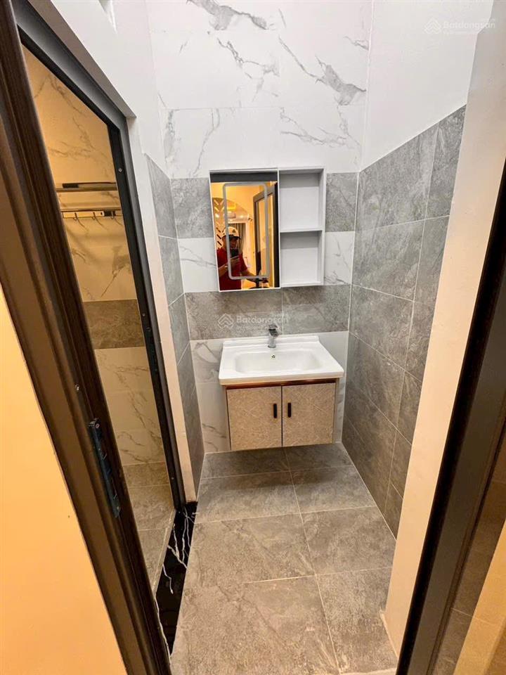 Bán nhà mới đường phan xich long vào ở ngay  khu phố ẩm thực dân trí