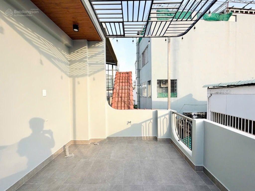 Bán nhà mới  hoàng văn thụ  khu dân trí  sát mặt tiền