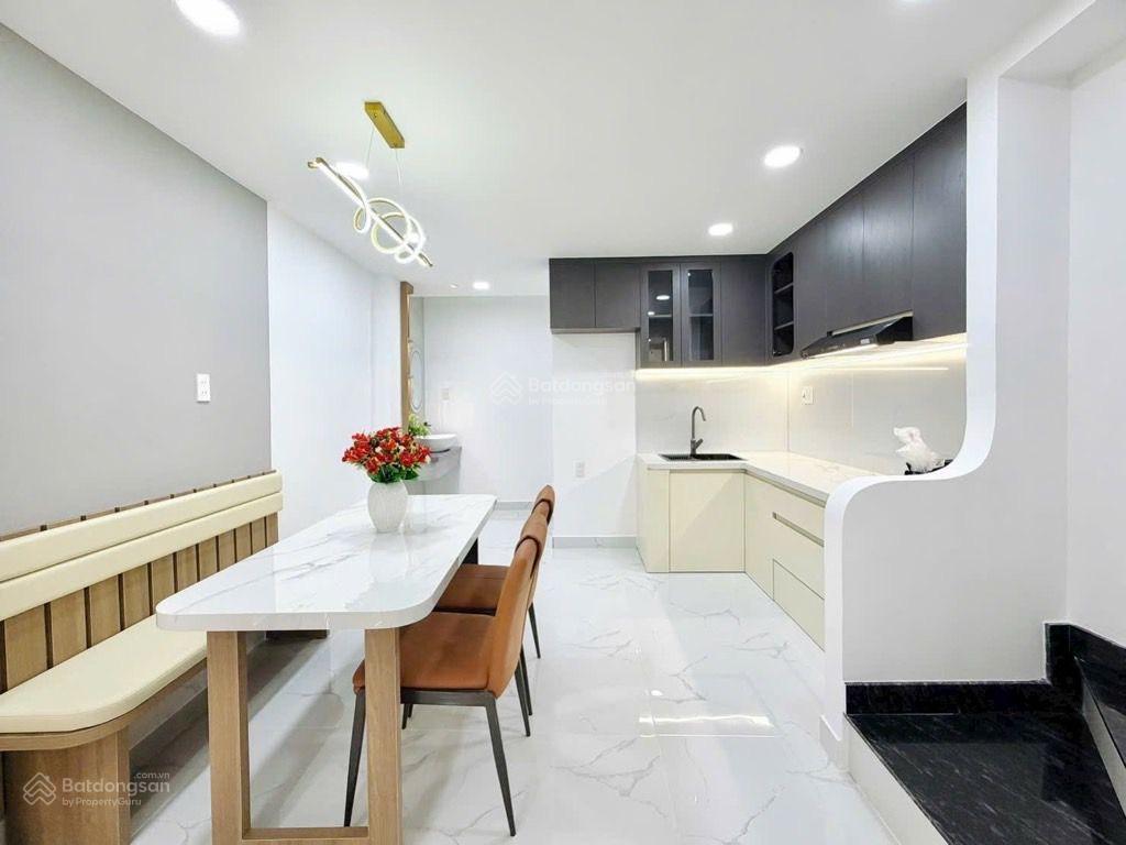 Bán nhà mới  hoàng văn thụ  khu dân trí  sát mặt tiền