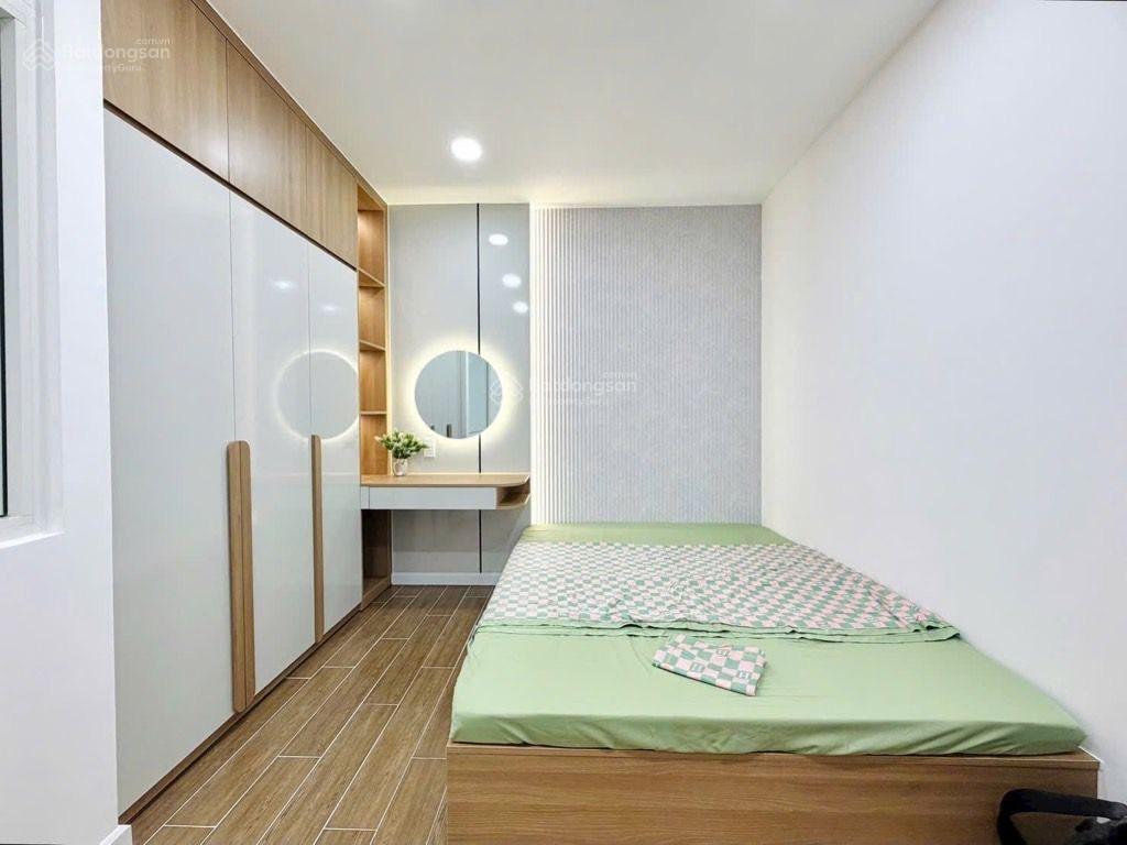 Bán nhà mới  hoàng văn thụ  khu dân trí  sát mặt tiền