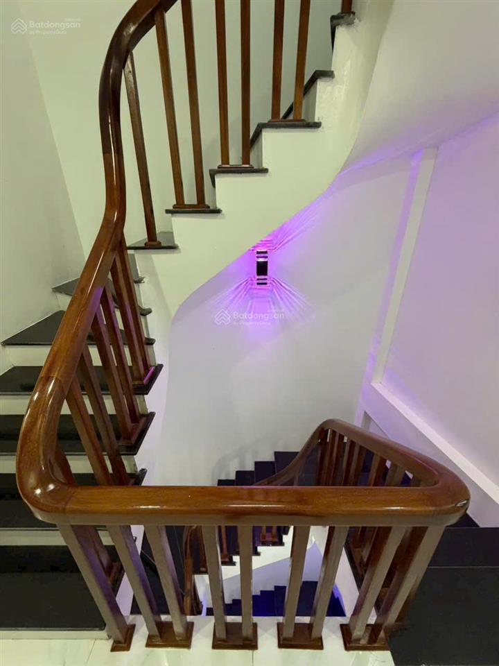 Chính chủ gửi bán nhà lai xá hoài đức 32m2  5t  full nội thất oto đỗ cạnh giáp khu đô thị hinode