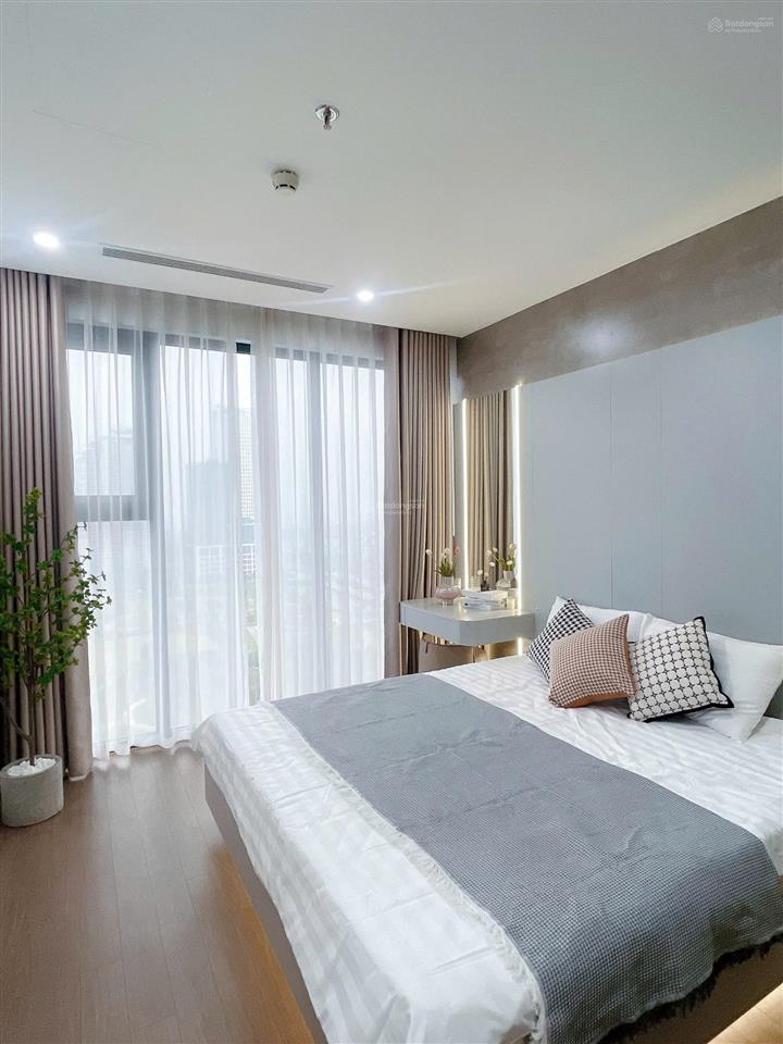 Cực hiếm bán căn brg 144m2, 3pn, 3wc full, bc rất thoáng, giá 2x tỷ.  0899,.511.,866