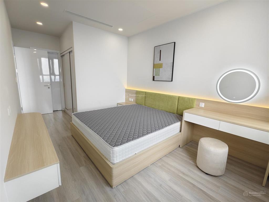 Cho thuê căn 104m2, 2 + 1pn, 2wc, full mới 1 tại brg diamond lê văn lương, 27tr  0899 511 ***