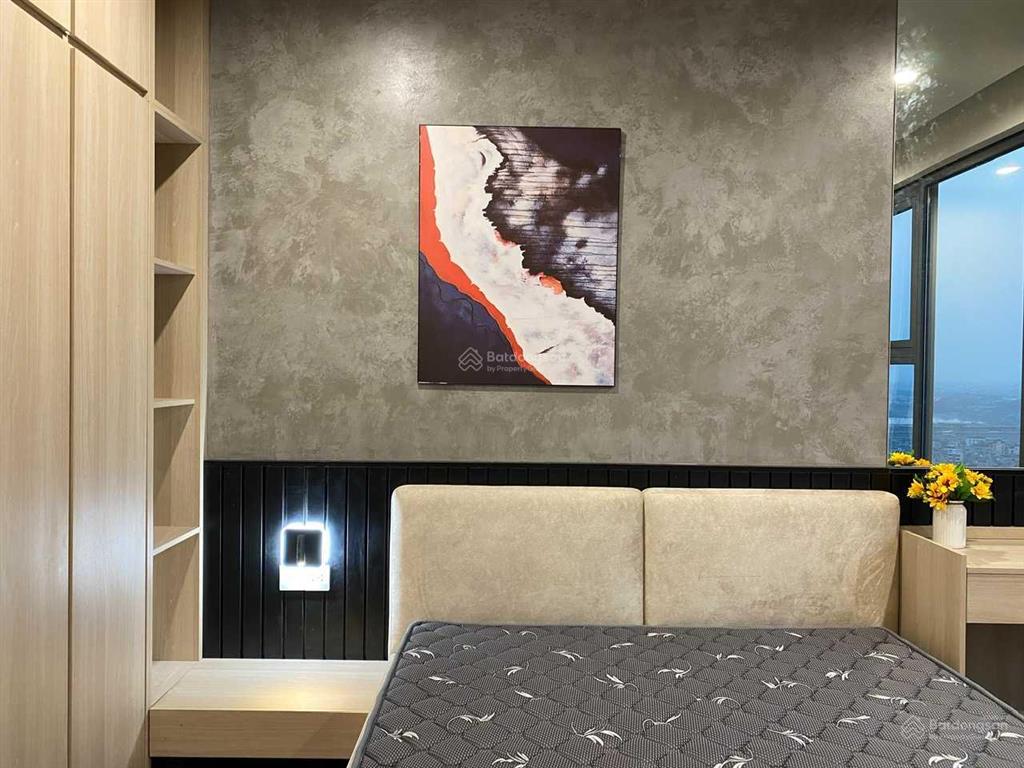 Hot chính chủ cho thuê căn góc sky park  180m2, 4pn + 1 kho, full  42tr.  0899 511 ***