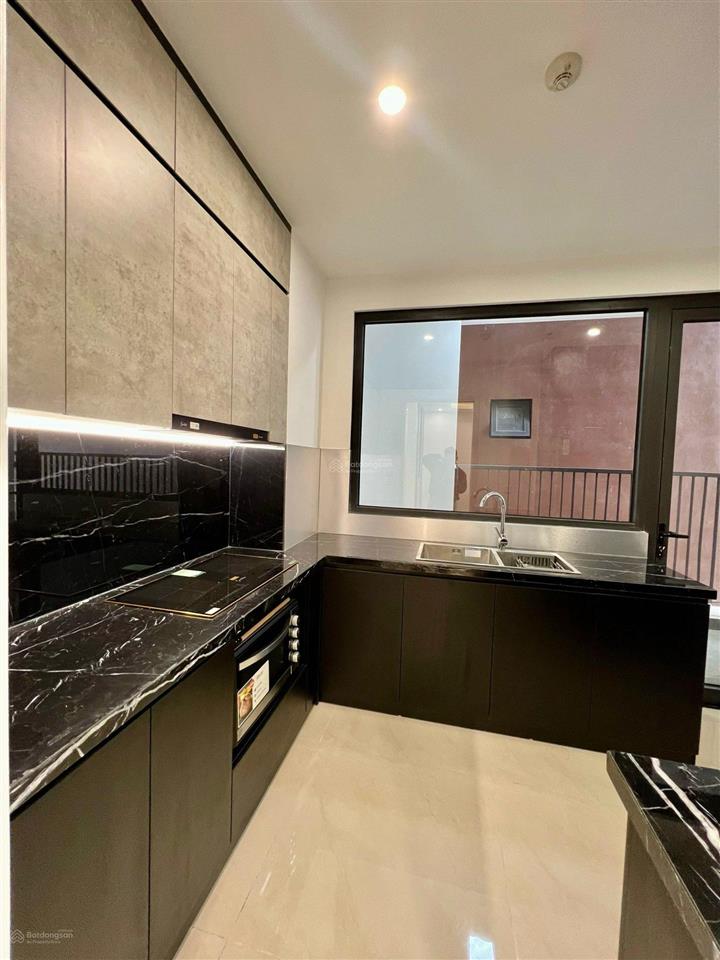 Hot cho thuê căn hộ discovery  200m2, 4 pn, 3 vệ sinh, full mới, giá 35tr.  0899 511 ***