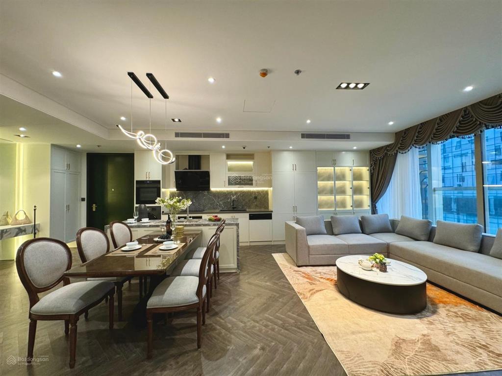 Chính chủ cho thuê căn hộ  epic tower duy tân, 120m2, 4pn, full, 38tr.  0899 511 ***