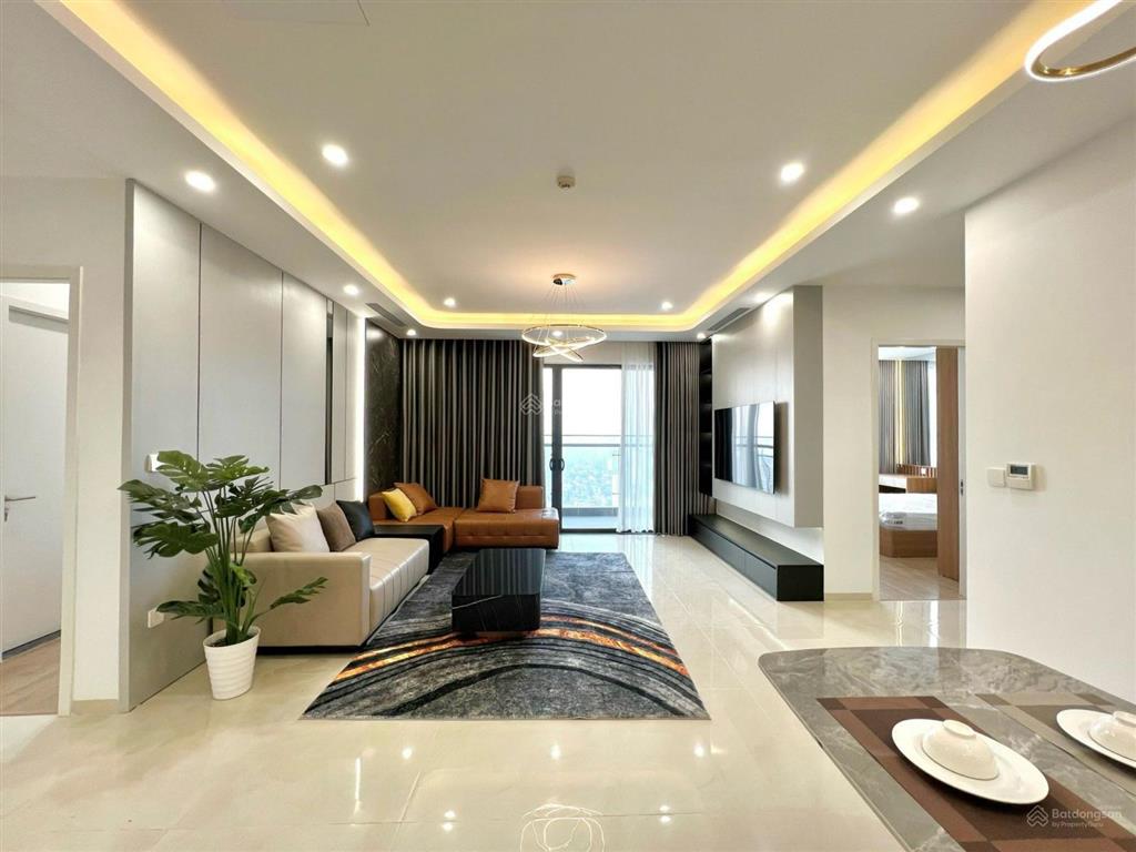 Hot cho thuê căn hộ discovery  200m2, 4 pn, 3 vệ sinh, full mới, giá 35tr.  0899 511 ***