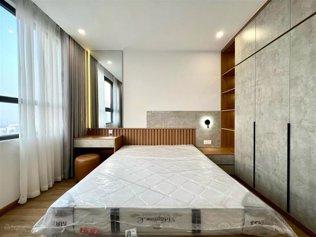 Hot cho thuê căn hộ discovery  200m2, 4 pn, 3 vệ sinh, full mới, giá 35tr.  0899 511 ***