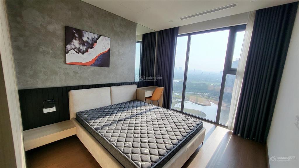 Hiếm cho thuê căn hộ golden park, 200m2, 4pn, 4vs, full, giá 34tr.  0899 511 ***