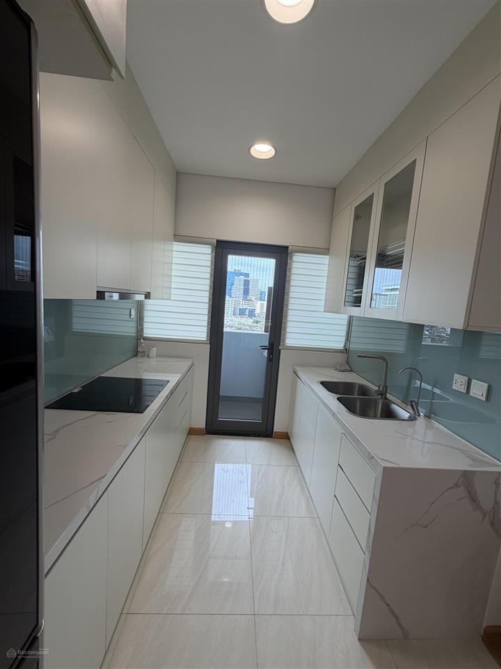 Cho thuê diamond park plaza  16 láng hạ  87m2, full  28tr vào luôn. 0899 511 ***