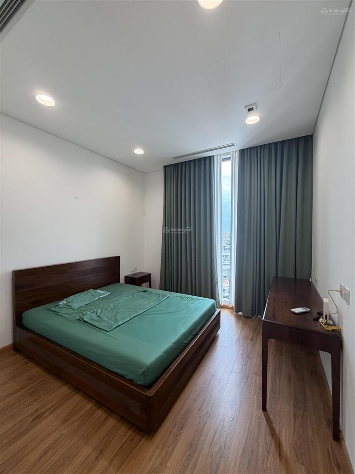 Cho thuê diamond park plaza  16 láng hạ  87m2, full  28tr vào luôn. 0899 511 ***