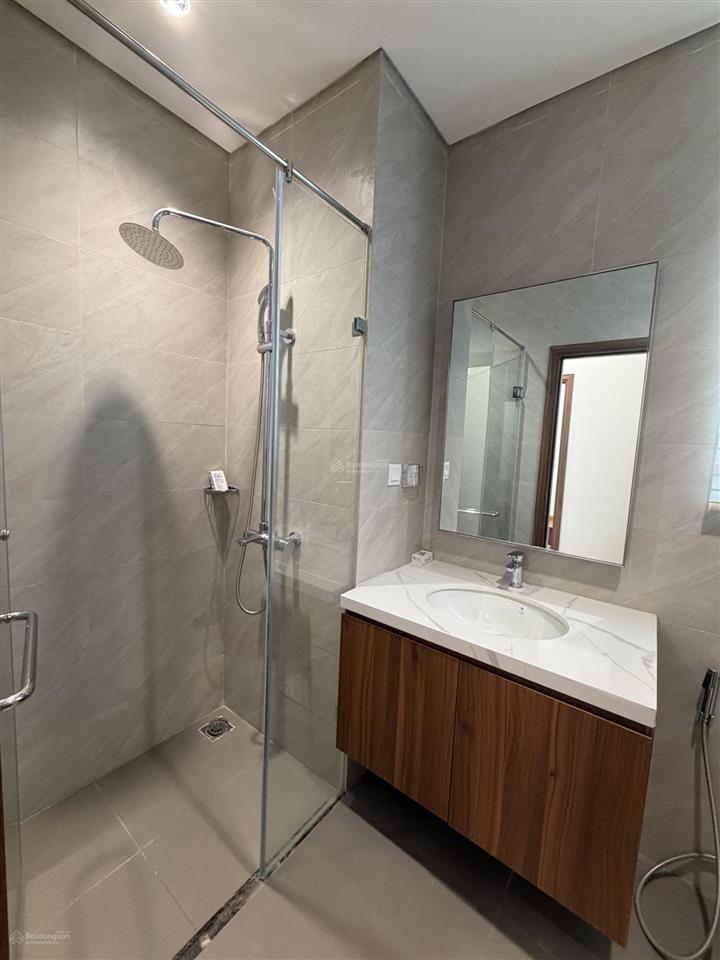 Cho thuê diamond park plaza  16 láng hạ  87m2, full  28tr vào luôn. 0899 511 ***