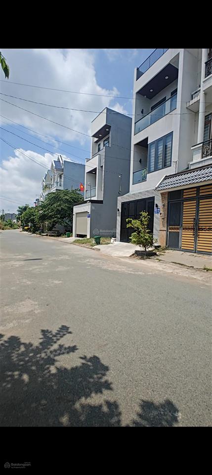 Bán đất tuyệt đẹp  250m2 (10m x 25m) giá 12.5 tỷ gần global city đường liên phường