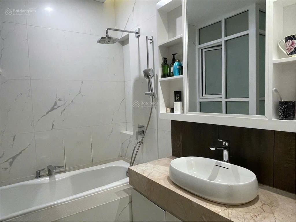 Bán biệt thự mỹ gia 2, phú mỹ hưng. dt 248m. giá tốt nhất hiện nay 85 tỷ.  0912 264 ***