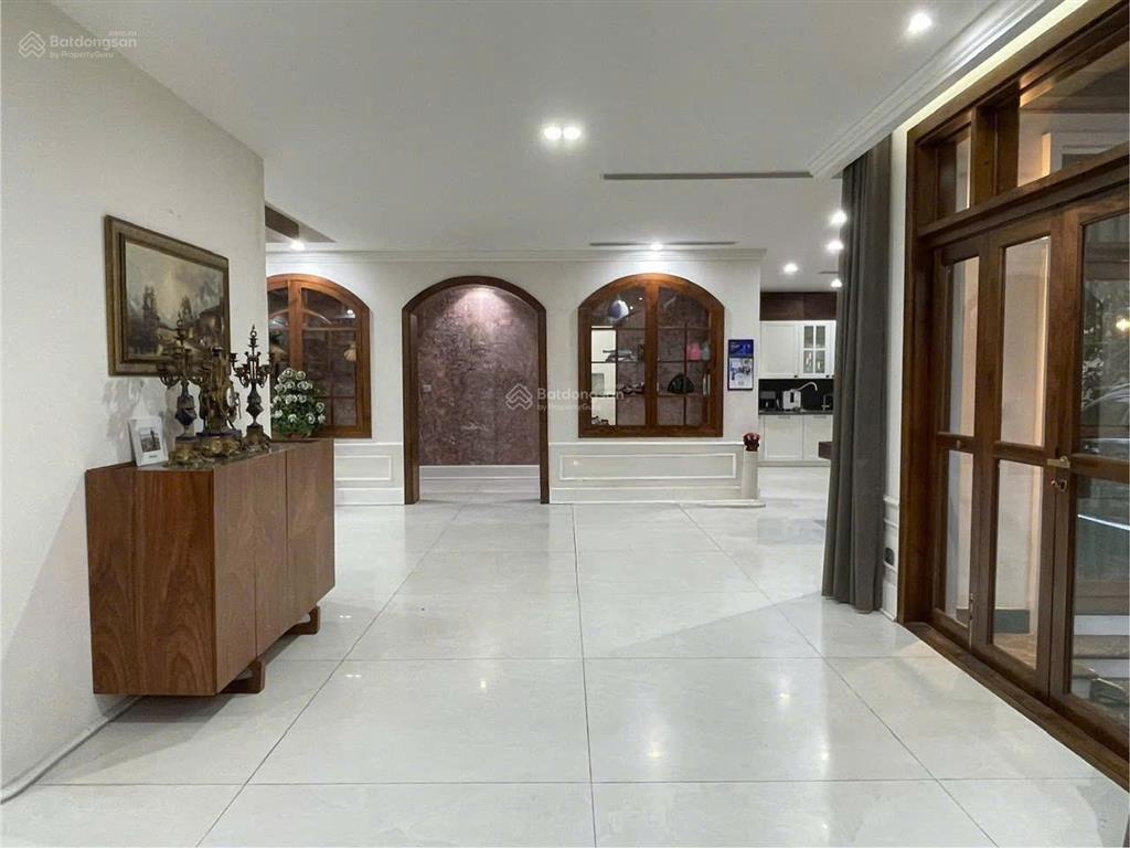 Bán biệt thự mỹ gia 2, phú mỹ hưng. dt 248m. giá tốt nhất hiện nay 85 tỷ.  0912 264 ***