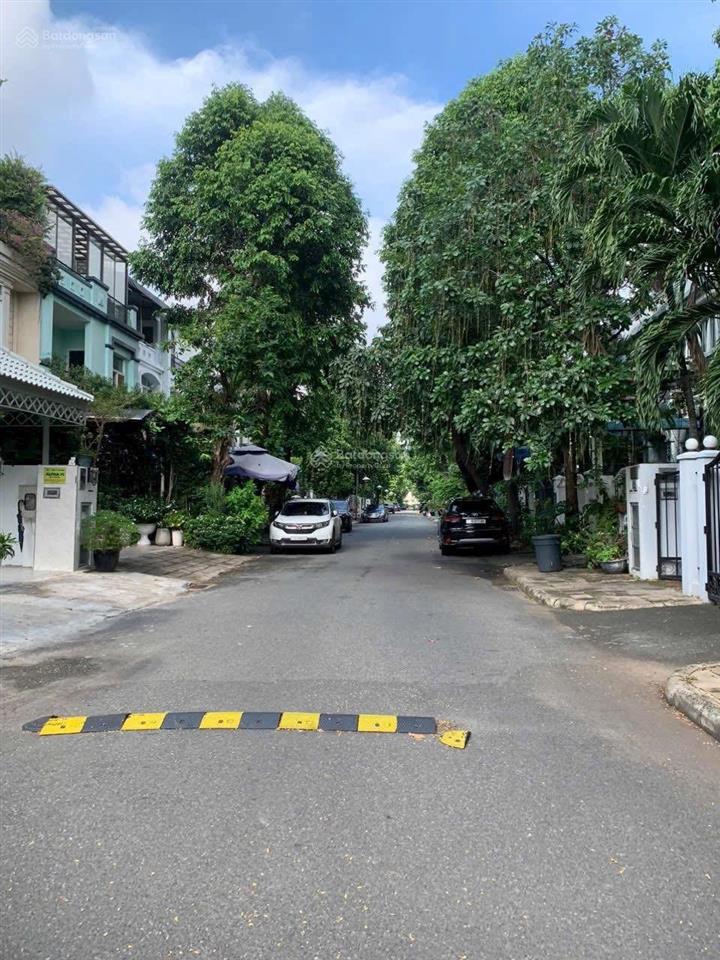 Biệt thự giá tốt  bán bt liên kế hưng thái, phú mỹ hưng.  ngay 0912 264 ***
