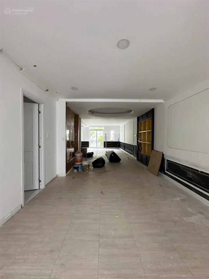 Vị trí vàng  nhà phố khu hưng gia 1, phú mỹ hưng. giá tốt.  ngay 0912 264 ***