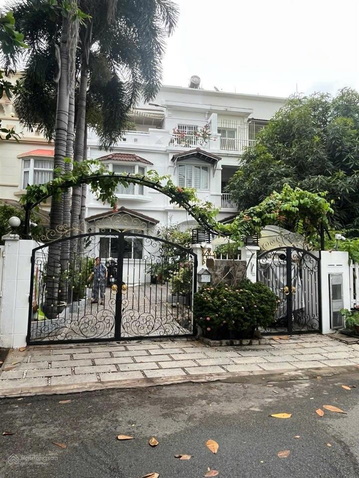 Giá hời  biệt thự liên kế mỹ thái 1, phú mỹ hưng.  0912 264 ***