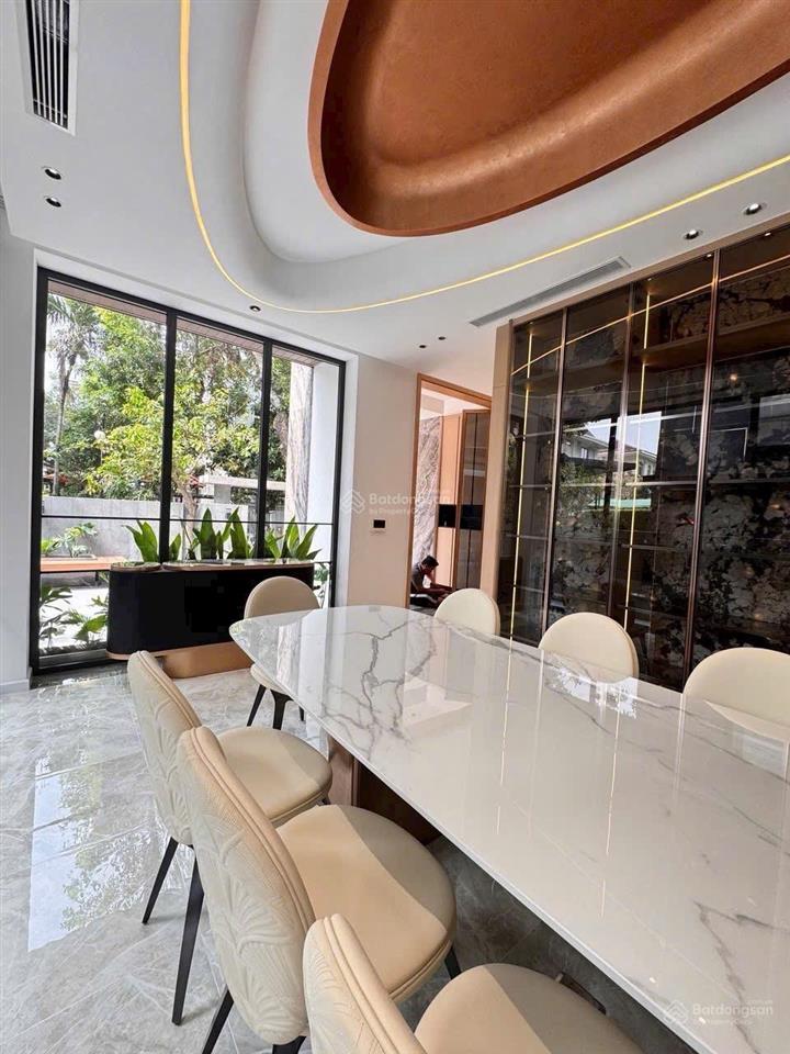 Nổi bật  biệt thự siêu sang mỹ giang, phú mỹ hưng.  0912 264 ***