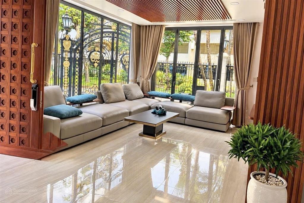 Biệt thự siêu vip khu mỹ hoàng, phú mỹ hưng. dt 420m2 giảm giá sâu 115 tỷ (thương lượng)