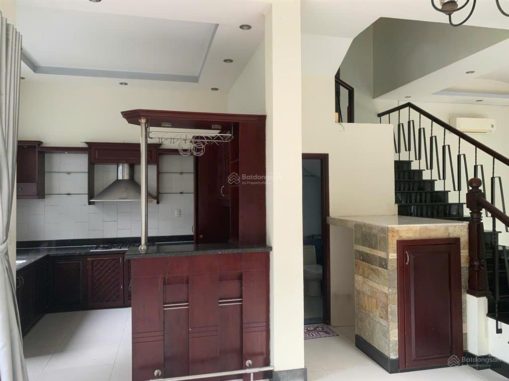 Villa góc hưng thái, phú mỹ hưng, 9.5x18m, 49.5 tỷ 0938 602 *** nhân