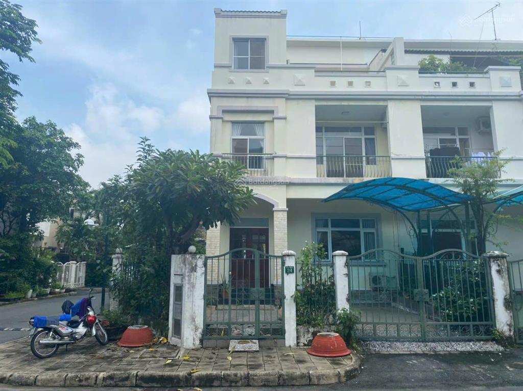 Villa góc hưng thái, phú mỹ hưng, 9.5x18m, 49.5 tỷ 0938 602 *** nhân
