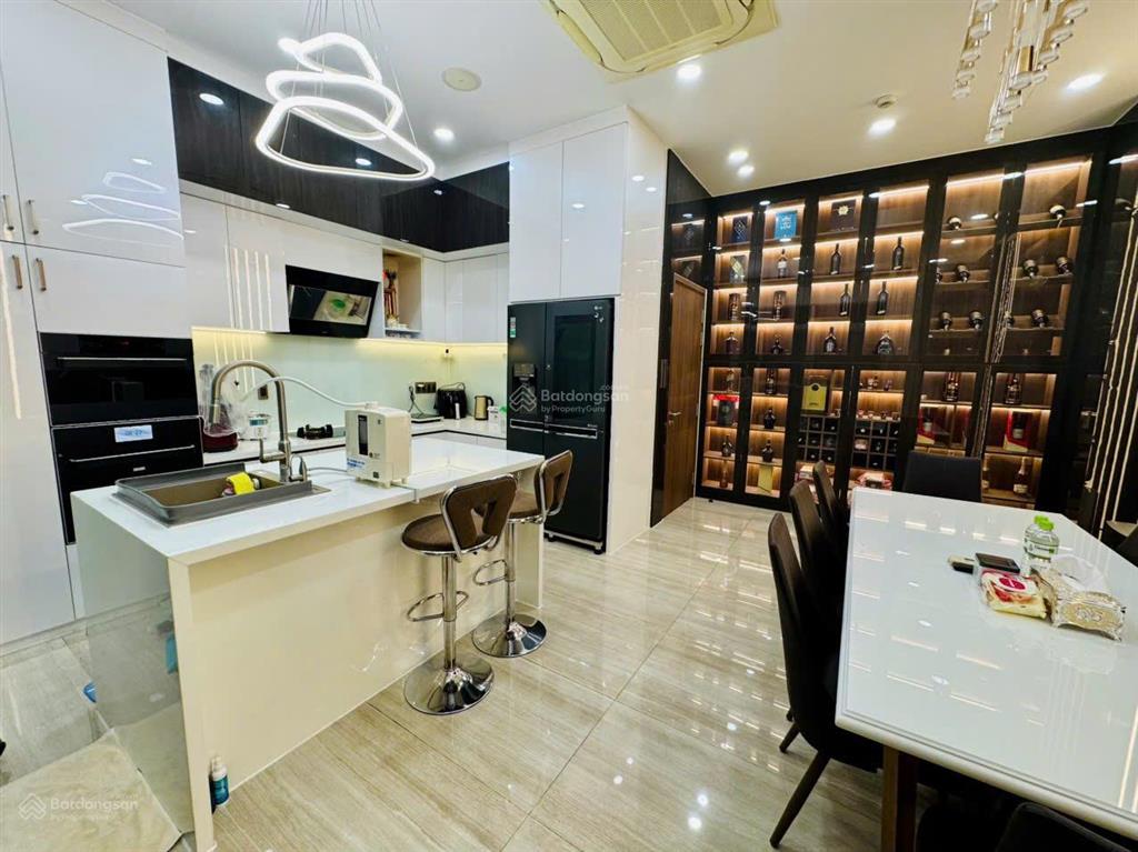 Bán nhà phố star hill, phú mỹ hưng. 6x15m, giá 45 tỷ  0938 602 *** nhân