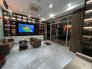 Cần bán nhà phố star hill, phú mỹ hưng. 6x15m, giá 49.9 tỷ  0938 602 *** nhân