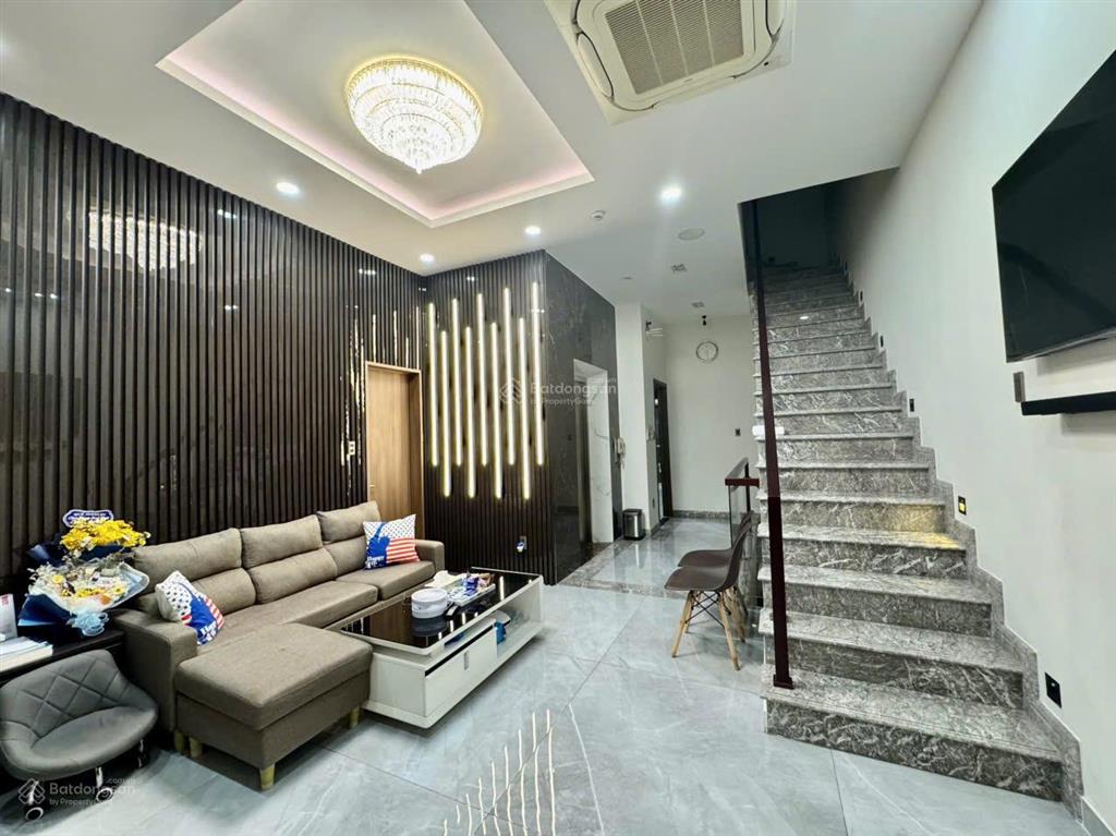 Bán nhà phố star hill, phú mỹ hưng. 6x15m, giá 45 tỷ  0938 602 *** nhân