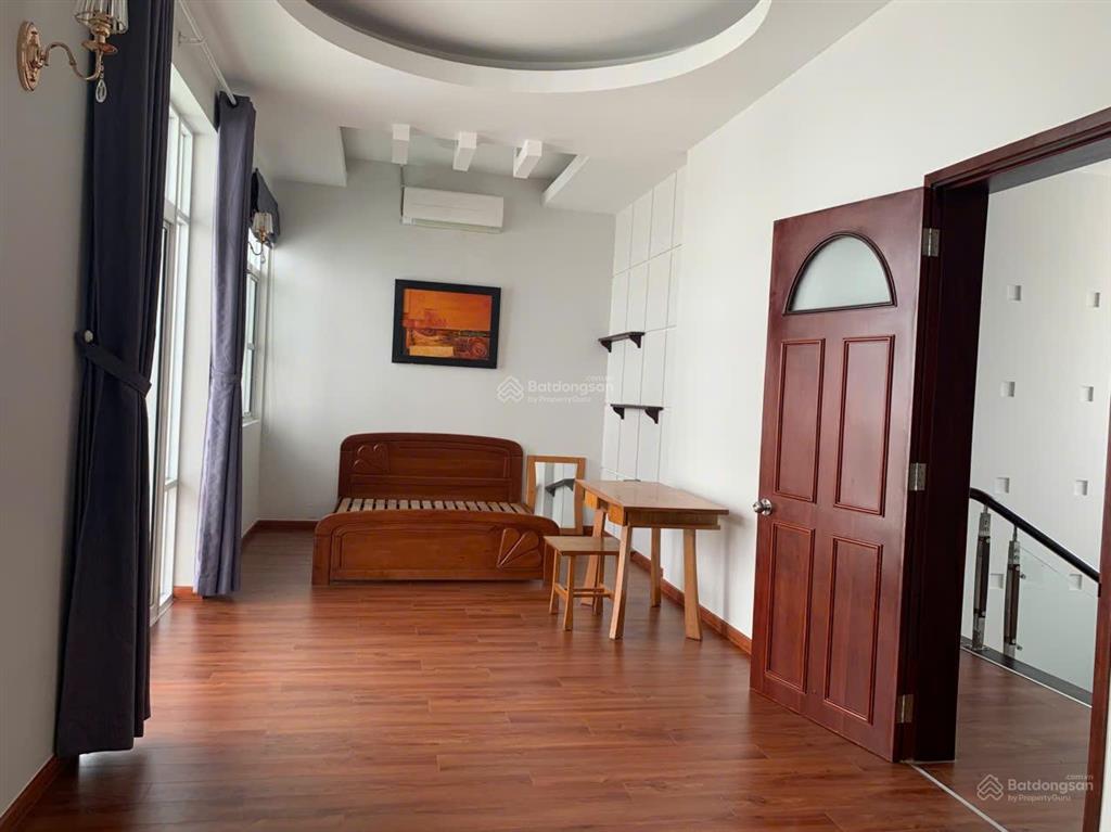 Cho thuê biệt thự hưng thái, phú mỹ hưng, giá 55 triệu/tháng.  0938 602 *** nhân