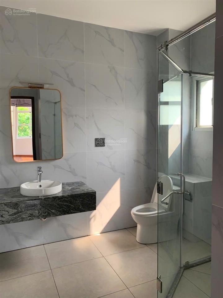 Cho thuê biệt thự hưng thái, phú mỹ hưng, giá 55 triệu/tháng.  0938 602 *** nhân