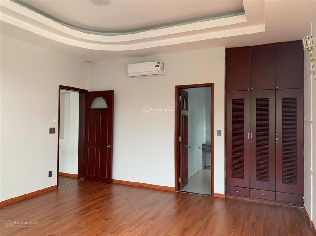 Cho thuê biệt thự hưng thái, phú mỹ hưng, giá 55 triệu/tháng.  0938 602 *** nhân