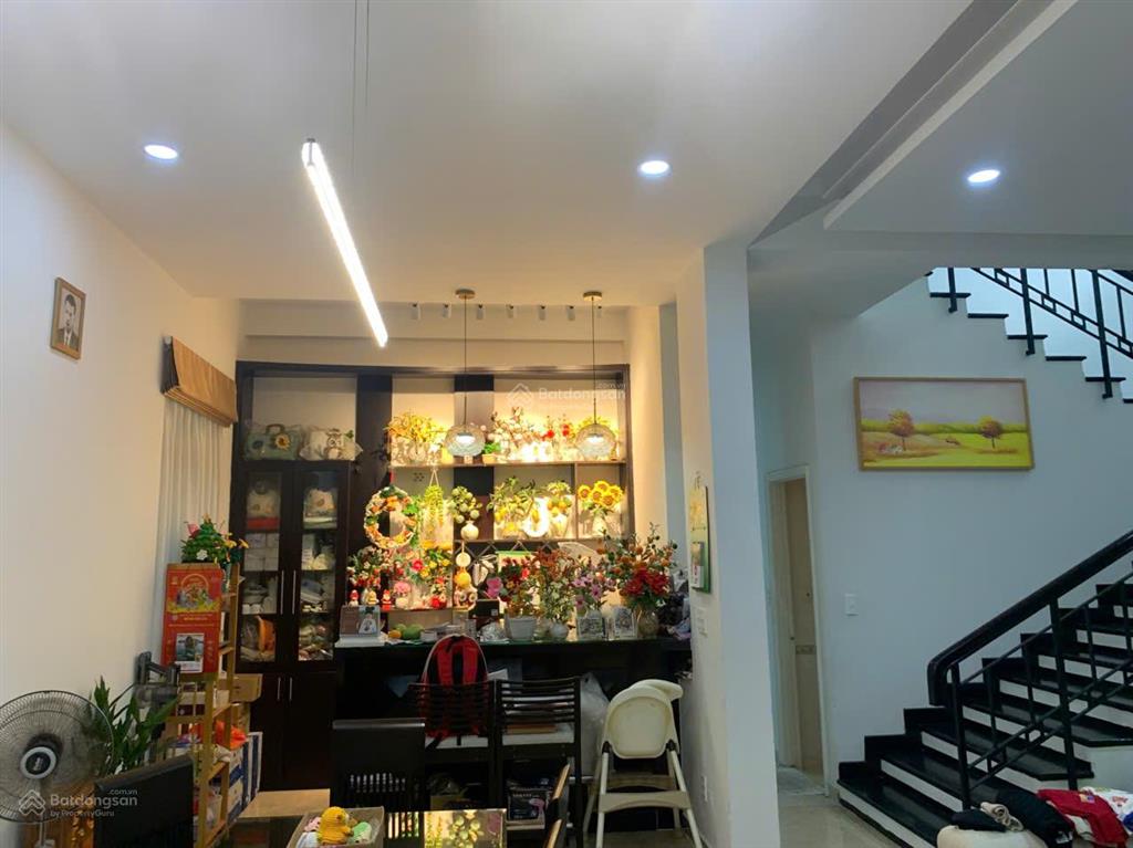 Cho thuê villa hưng thái, phú mỹ hưng, 15x16m, 50 triệu/tháng 0938 602 *** nhân