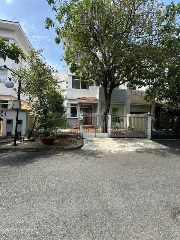 Bán biệt thự mỹ kim, phú mỹ hưng, 10.25x18.75m, bán 72 tỷ 0938 602 *** nhân