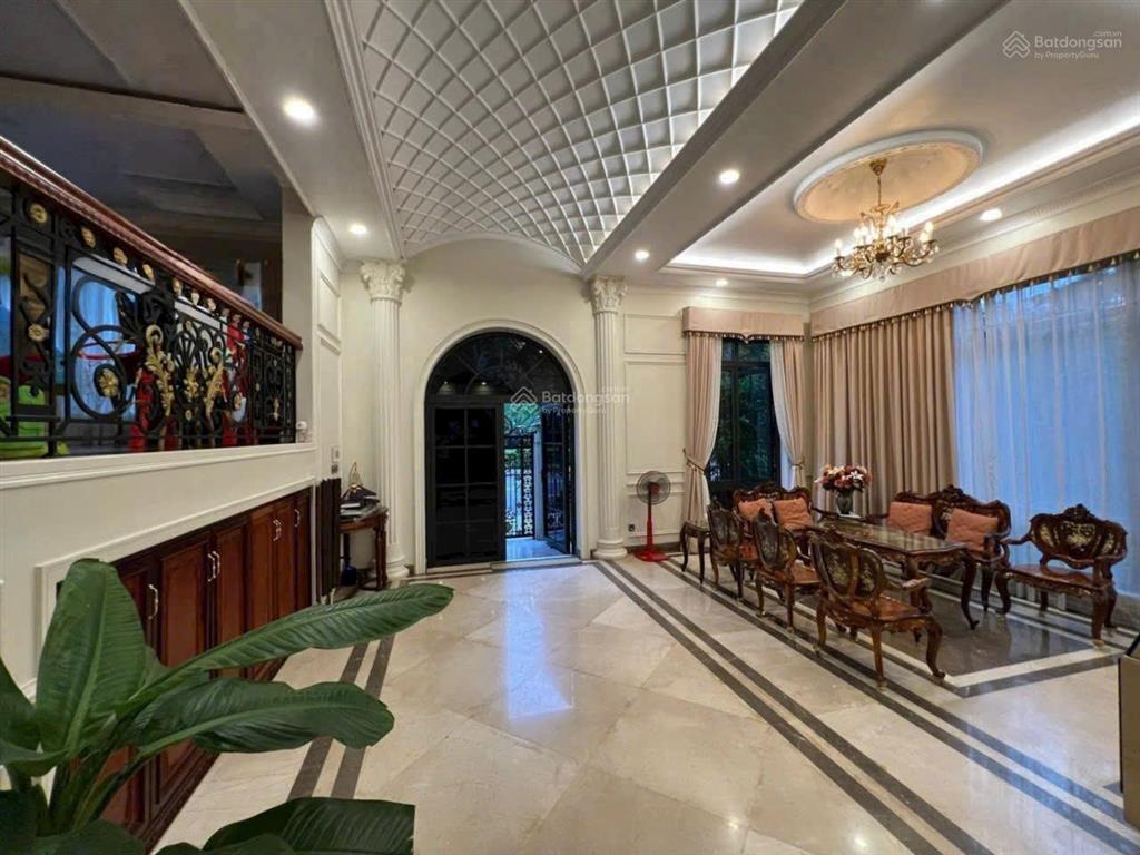 Bán biệt thự nam thông, phú mỹ hưng, 15x18m, bán 110 tỷ  0938 602 *** nhân