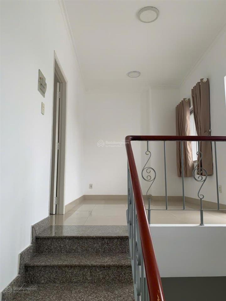 Cho thuê villa hưng thái, 7x18m, giá thuê 33 triệu xem nhà 0938 602 *** nhân
