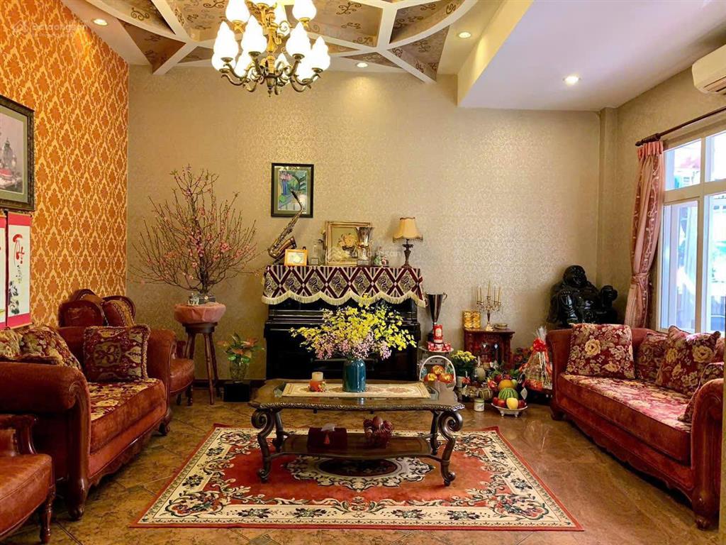 Bán gấp biệt thự hưng thái, phú mỹ hưng, 7x18m, giá 31.5 tỷ  0938 602 *** nhân