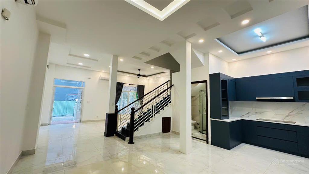 Biệt thự mỹ thái, phú mỹ hưng, 7x18m, giá thuê 40 triệu  0938 602 *** nhân
