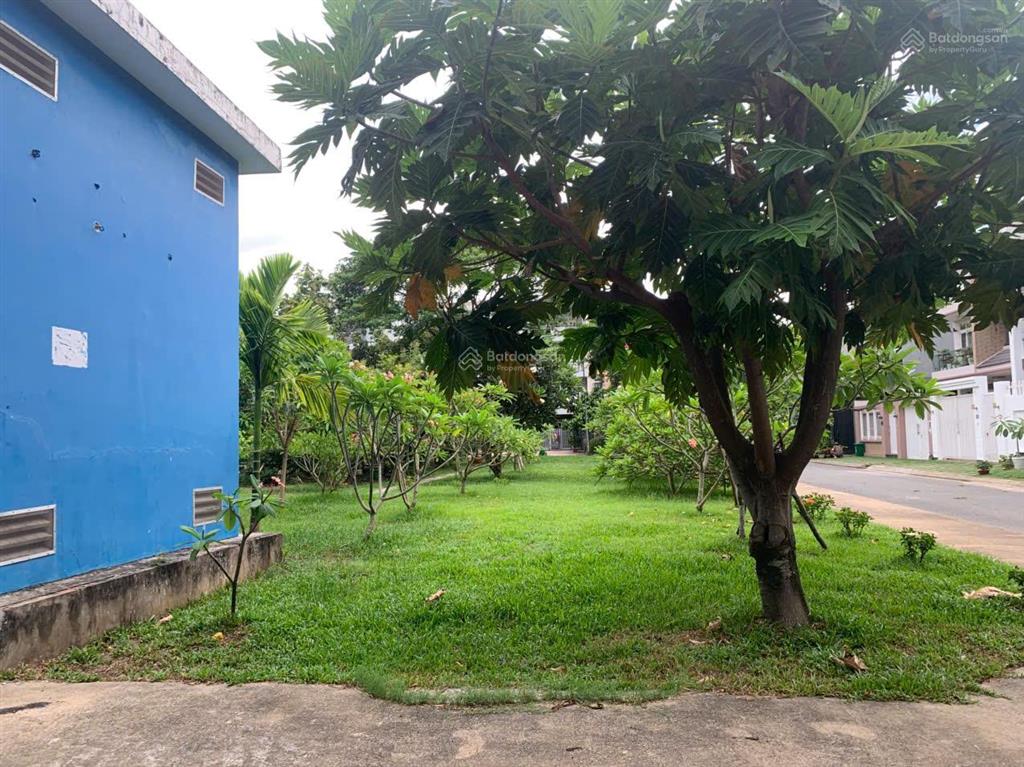 Bán đất biệt thự sadeco, phước kiểng, 10x19m, giá 17.2 tỷ 0938 602 *** nhân
