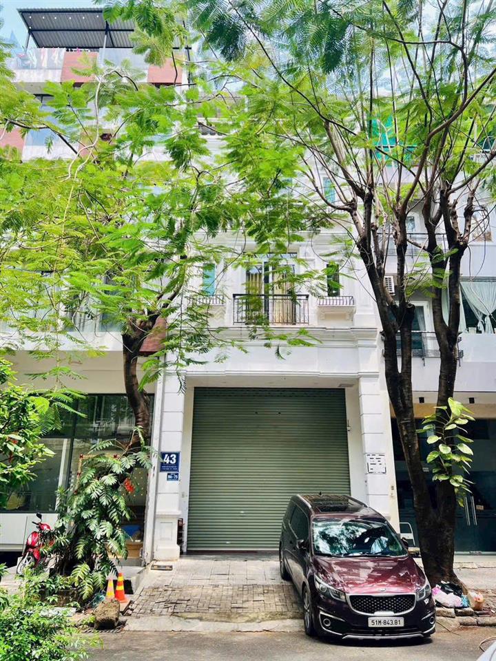 Nhà phố hưng gia, phú mỹ hưng, 6x18.5m, giá tốt 26.7 tỷ.  0938 602 *** nhân