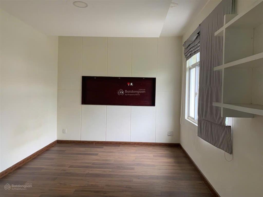 Cho thuê villa hưng thái, phú mỹ hưng, 7x18m, giá 44 triệu  0938 602 *** nhân (xem 24/7)