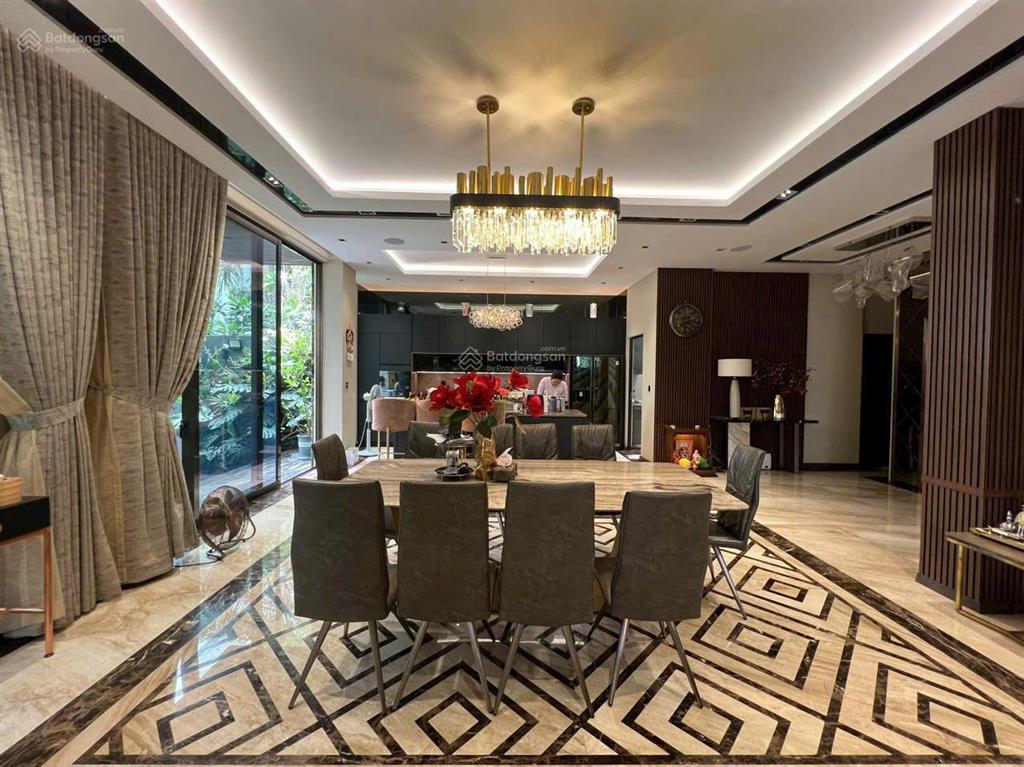 Biệt thự góc nam thông, phú mỹ hưng, 300m2, giá 99 tỷ  0938 602 *** nhân