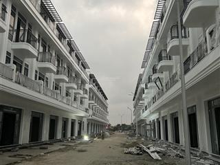 Ở đây có nhà 4 tầng đường 12m giá chỉ 3,5 tỷ